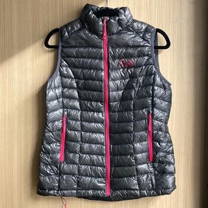 Mountain Hardware Womens Down Vest Size M